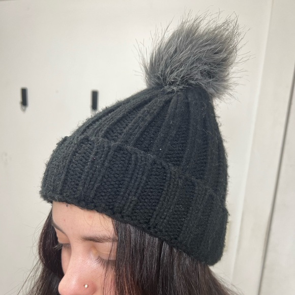 Winter touque - Picture 1 of 2